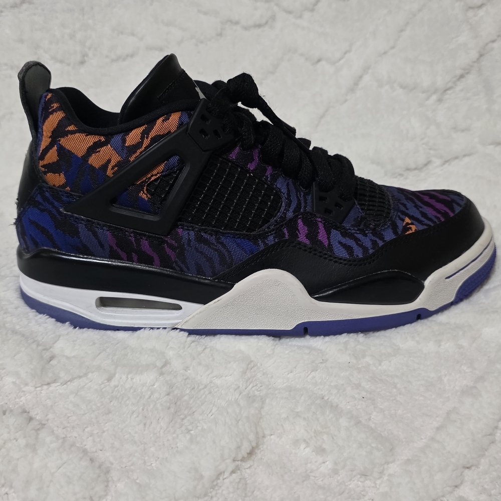 Jordan 4 Retro SE Rush Violet.